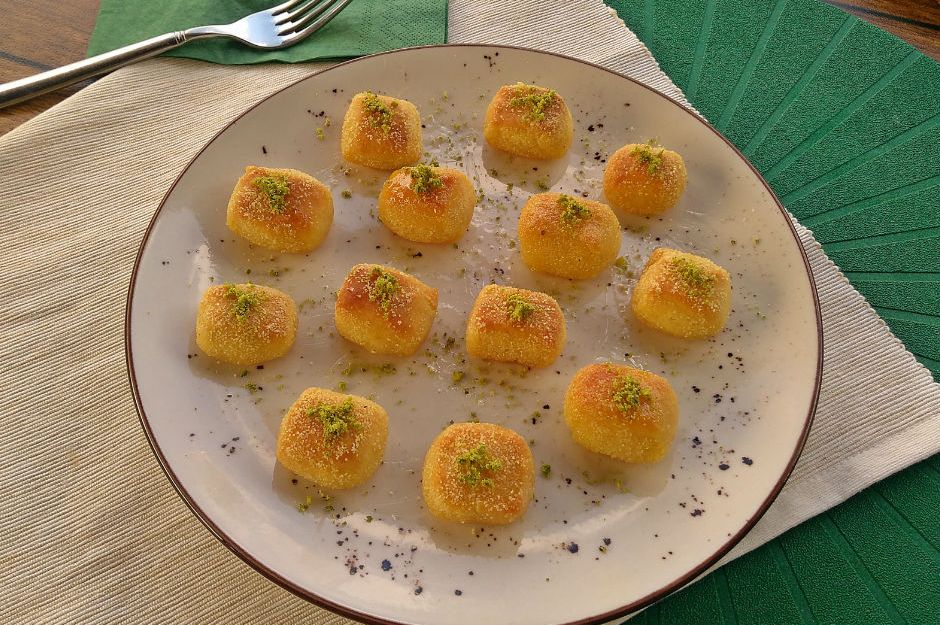 Lokmalık irmik tatlısı nasıl yapılır? Lokmalık irmik tatlısı tarifi 