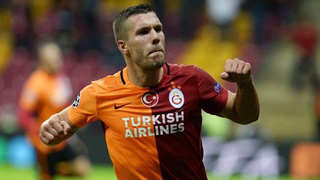 Podolski Galatasaray'a mesaj yolladı | Podolski Galatasaray'a geri geldimi?