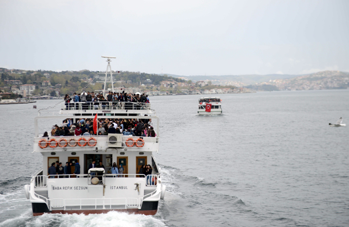 Tuzla Belediyesi Üniversite Sınavlarına Girecek Öğrencilere Boğaz Turu Düzenledi