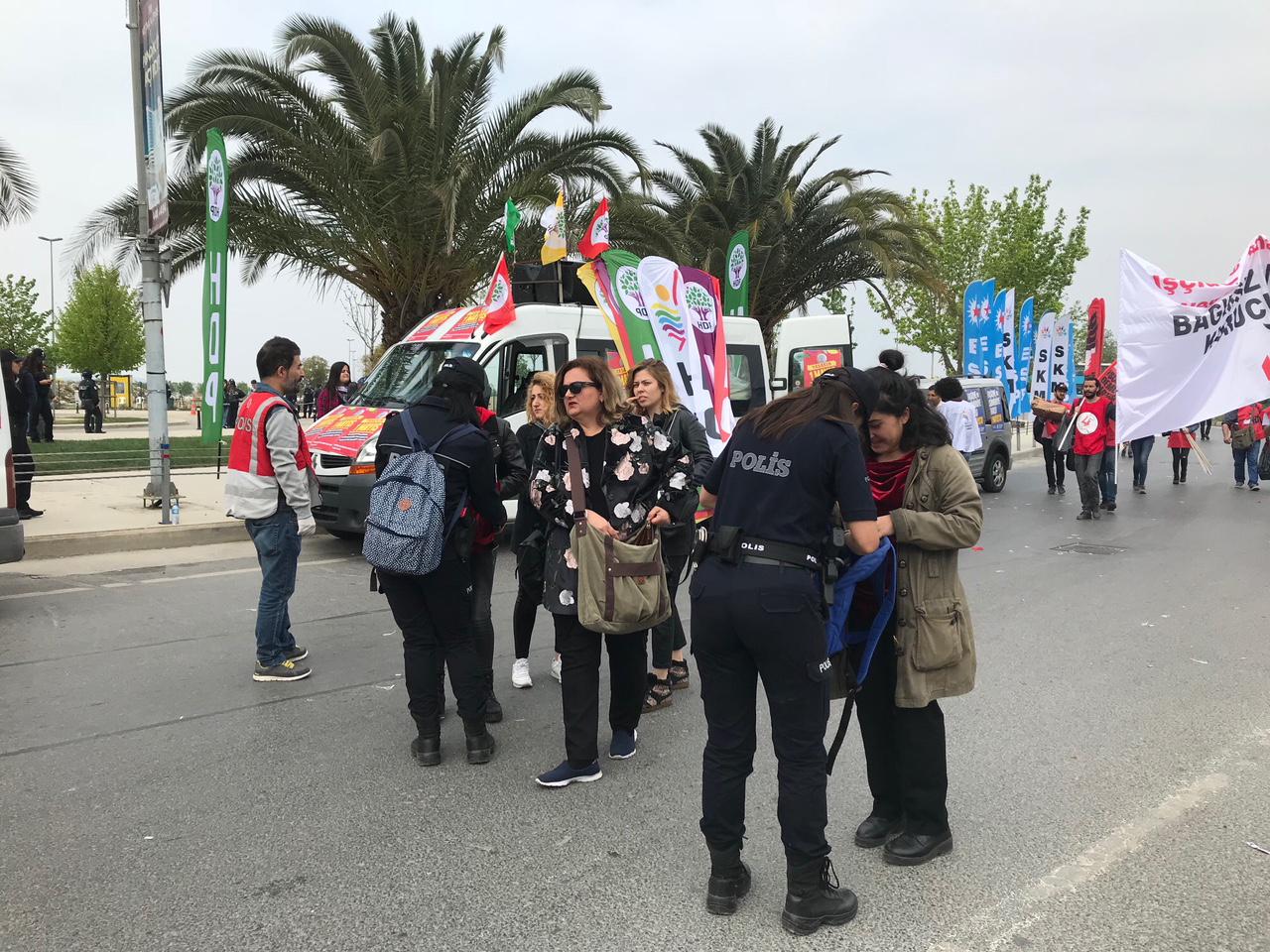 1 Mayıs Maltepe Miting Alanı'na böyle girdiler! Arbede çıktı: 3 gözaltı