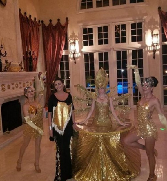 Süreyya Yalçın'dan eşine kaplanlı doğum günü partisi