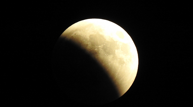 Küsuf ne demek? Husuf ne demek? Küsuf ve Husuf namazı nasıl kılınır?