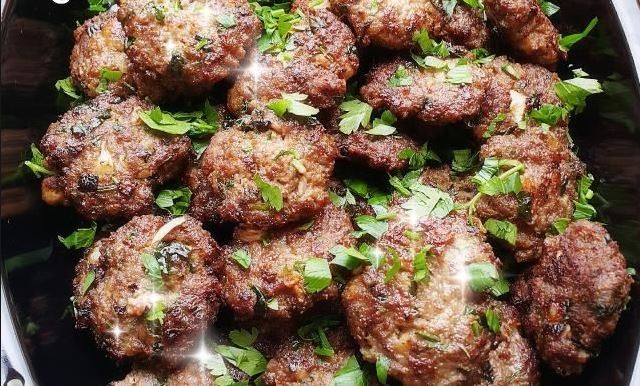 Fasulye Ezmesi ve Anne Köftesi nasıl yapılır? Fasulye Ezmesi ve Anne Köftesi tarifi..