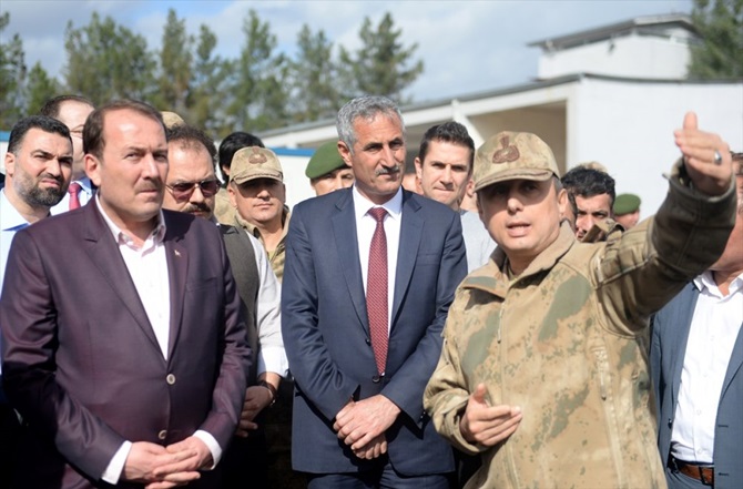 Eski futbolcular ve sanatçılardan Mehmetçiklere moral