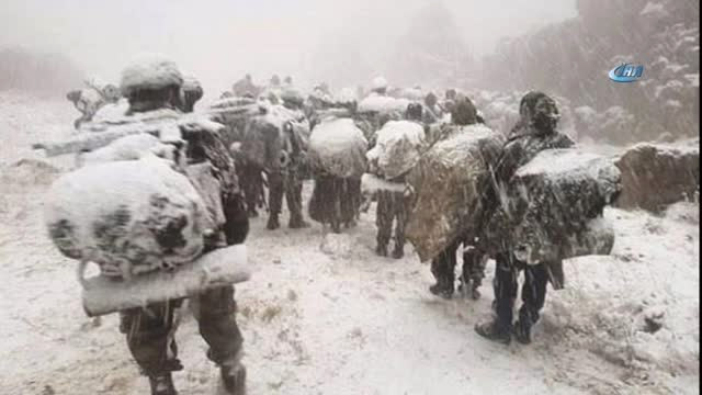 Mehmetçik'ten kar ve sis altında operasyon