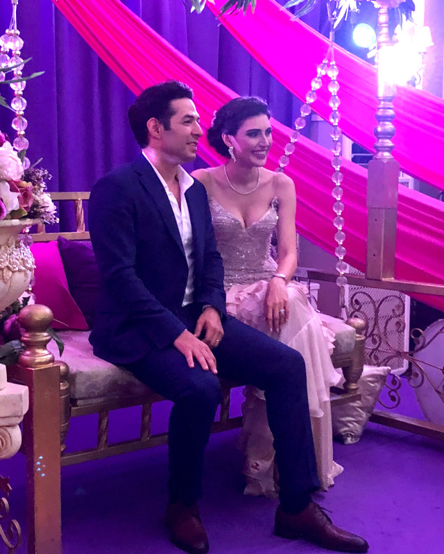 İdil Fırat kına gecesi yaptı | İdil Fırat'ın kına gecesi görüntüleri