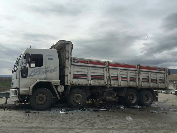 Amasya Merzifon'da yolcu otobüsü ile kamyon çarpıştı: Çok sayıda yaralı var