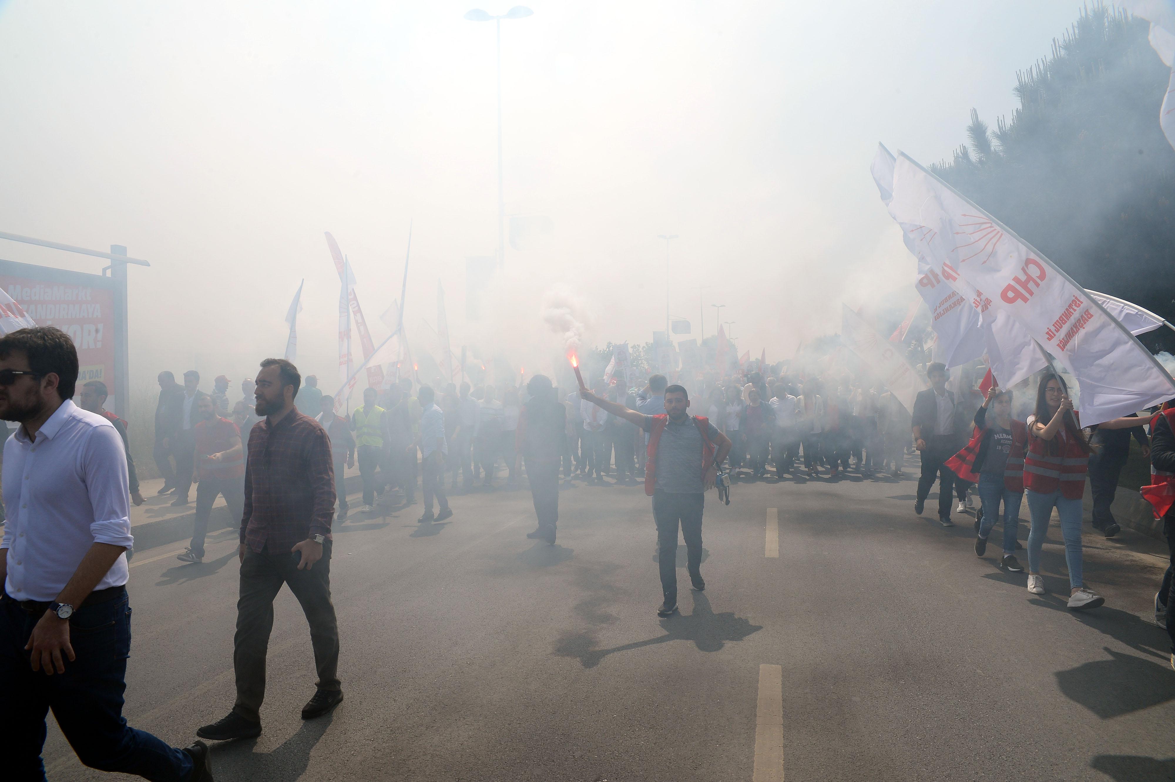 1 Mayıs Maltepe Miting Alanı'na böyle girdiler! Arbede çıktı: 3 gözaltı