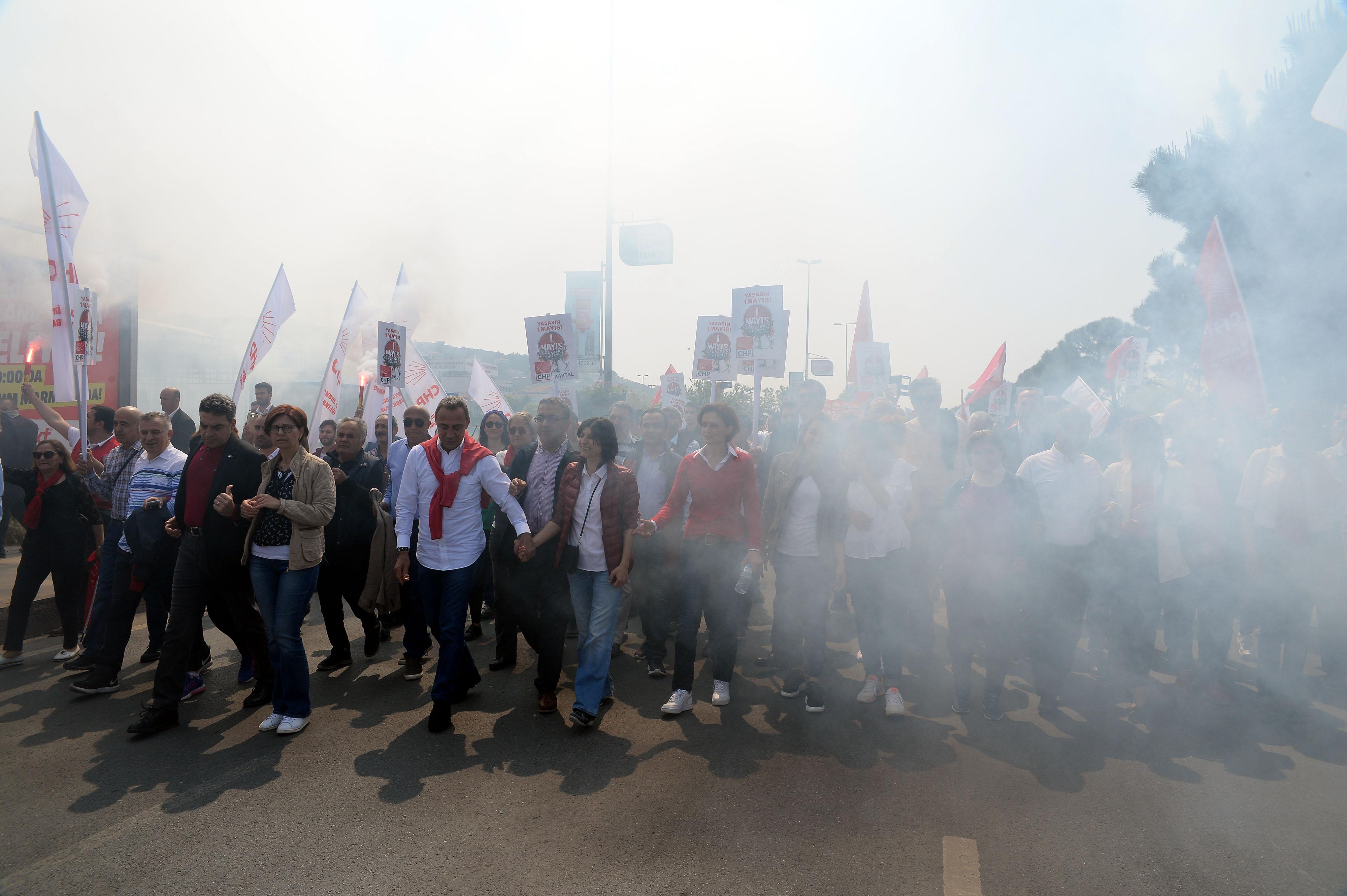 1 Mayıs Maltepe Miting Alanı'na böyle girdiler! Arbede çıktı: 3 gözaltı