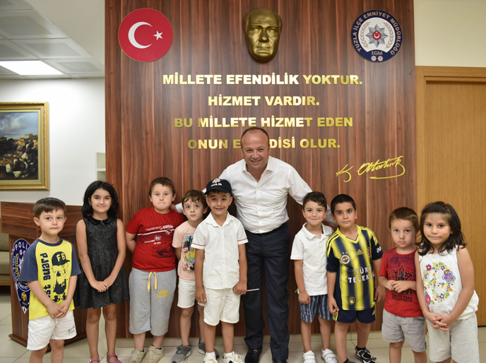 Tuzla'da minikler hayallerindeki mesleği inceleme fırsatı buldu