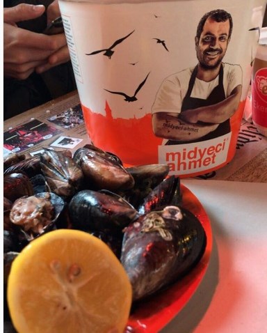 Midyeci Ahmet'te bedava midye var mı 8 Nisan? Midyeci Ahmet nerede?