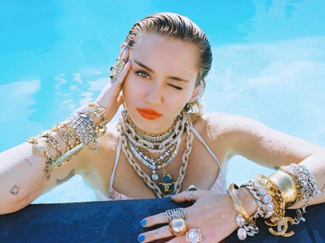 Miley Cyrus: beni elle kontrol etmeleri hoşuma gidiyor