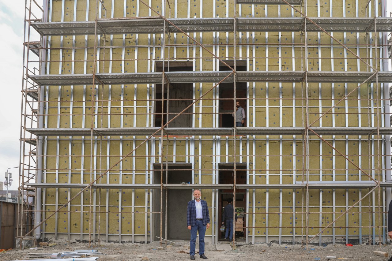 Çekmeköy Belediye Başkanı Poyraz, Mimar Sinan Aile Sağlığı Merkezi çalışmalarını inceledi