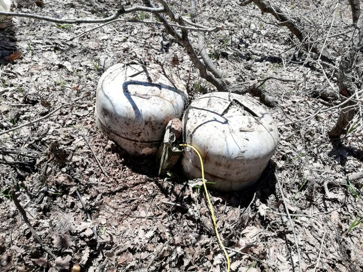 PKK'ya yönelik düzenlenen operasyonda el yapımı patlayıcılar ele geçirildi.