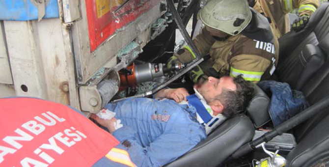 Mucizevi olay! Tırın altından sağ çıktı
