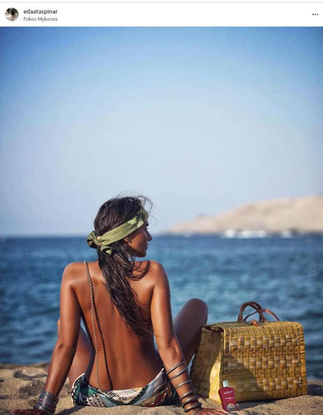Eda Taşpınar kimdir? Plajda üstsüz güneşlendi