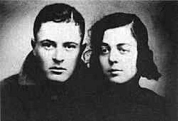 Nazım Hikmet kimdir? Kaç yaşında öldü? Eşleri kimdir? Nazım Hikmet kimlerle aşk yaşadı? 