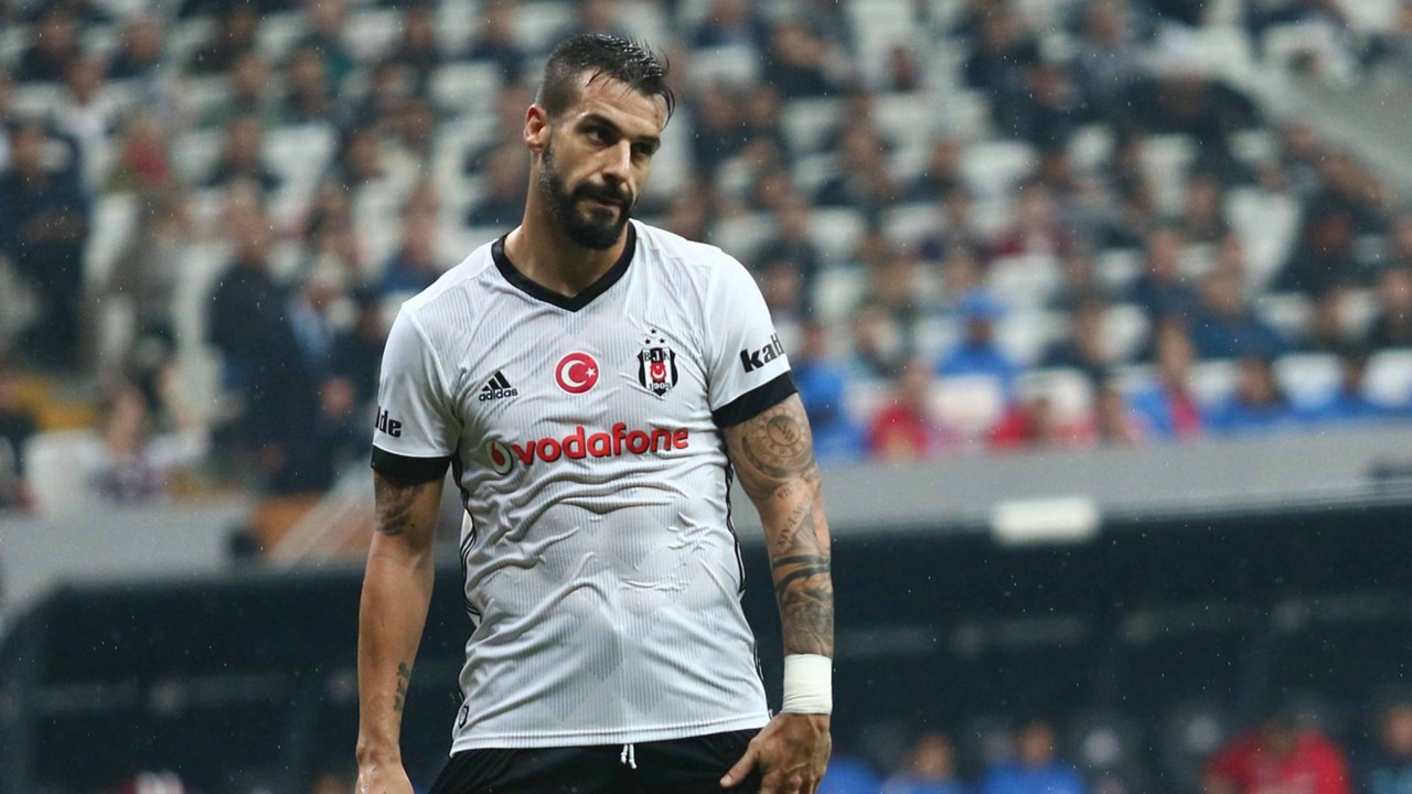 Şenol Güneş, yıldız ismin ayrılığını açıkladı