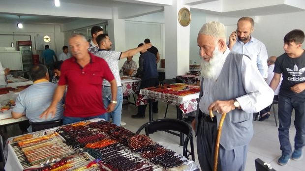 Araba fiyatındaki tespihler dudak uçuklattı