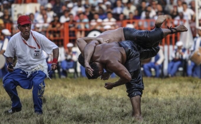 Orhan Okulu kimdir? Kaç Yaşında? Nereli? 2018 Kırkpınar Başpehlivanı kimdir?