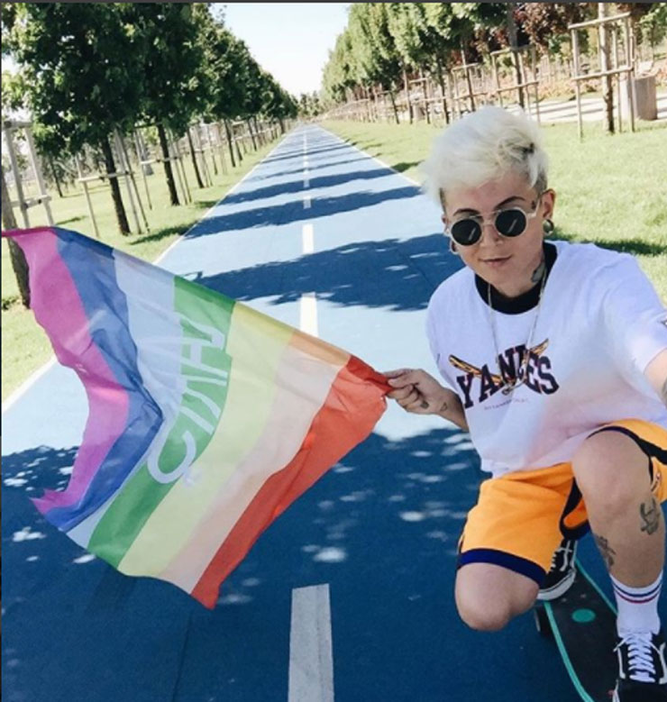 Nil Makaracı Kimdir, Kaç Yaşında ve Nerelidir | Nil Makaracı Lezbiyen mi