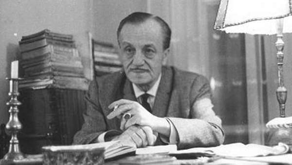 Necip Fazıl Kısakürek kimdir? Ne zaman Öldü? Eserleri nelerdir?