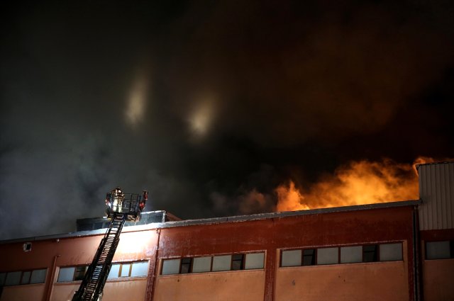SON DAKİKA... İstanbul'da fabrika yangını! Çok sayıda ölü ve yaralı var...