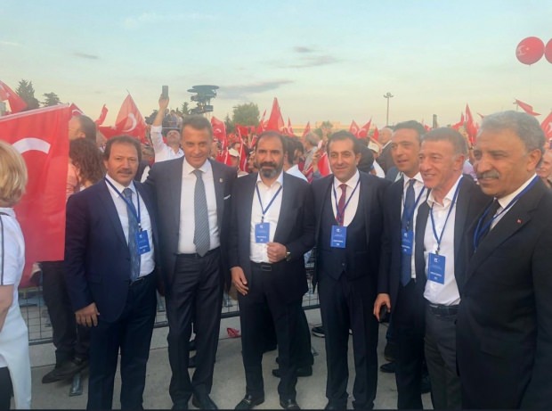 Demokrasi şöleninde damga vurdular!