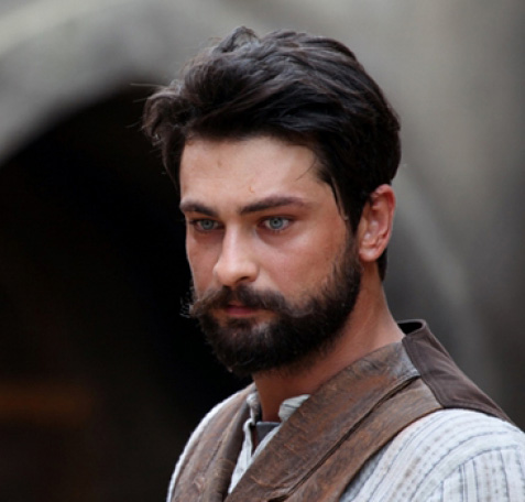 Onur Tuna kimdir nereli kaç yaşında Hangi dizi filmlerde oynadı