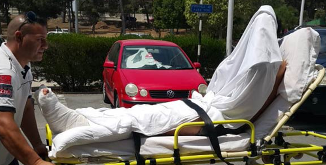 Uyuşturucu aleminde baskına uğrayan gençler pencereden atladı