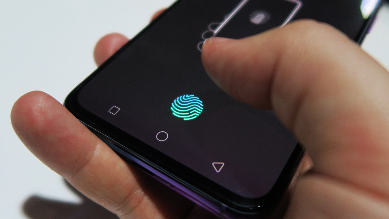 Çarpıcı tasarımıyla Oppo RX17 Pro kutusundan çıkıyor!