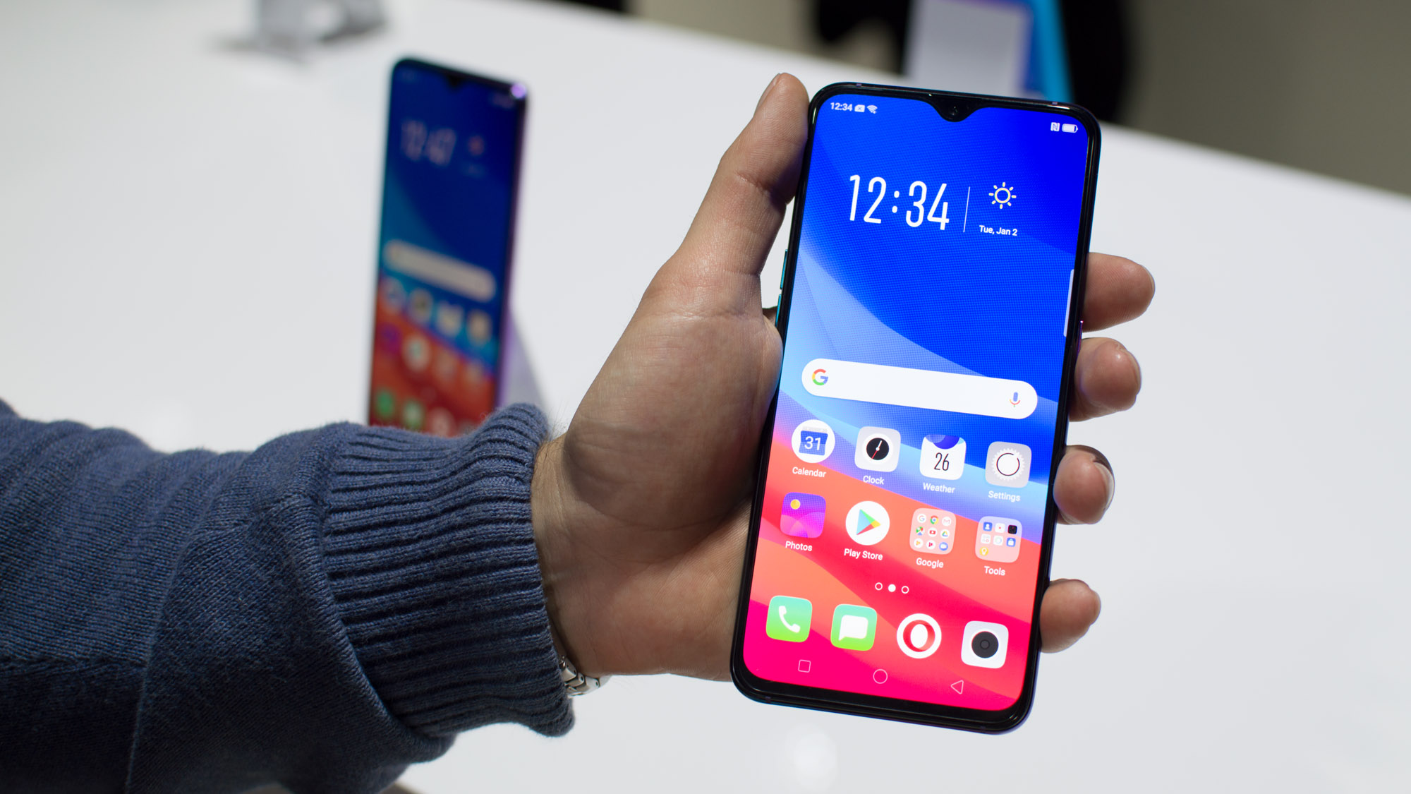 Çarpıcı tasarımıyla Oppo RX17 Pro kutusundan çıkıyor!