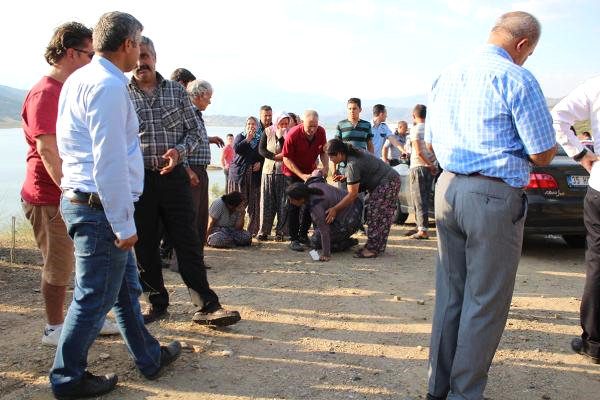Oğlu baraj gölünde boğulan annenin feryatları polisleri bile ağlattı