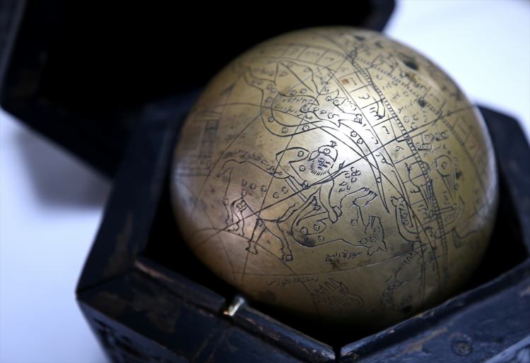 1 milyon dolara satacaktı... Osmanlı dönemine ait "gökküre" Ankara'da ele geçirildi