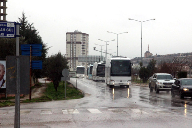 ÖSO Askerleri Otobüslerle Suriye’ye Sevk Ediliyor