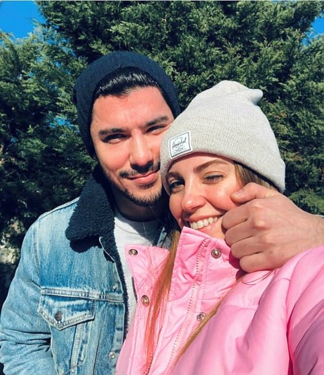 Oyuncu çift Ezgi Eyüboğlu ve Kaan Yıldırım anlaşmalı olarak boşandı