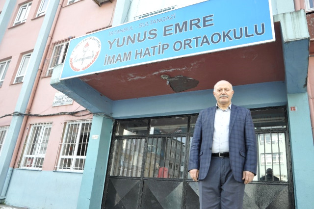 Veli Öğretmeni Dövünce Öğretmen de Süpürgeyle Daldı