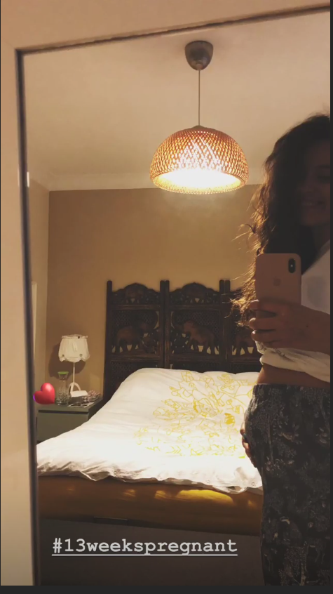 Pelin Akil hamilelik fotoğrafını paylaştı