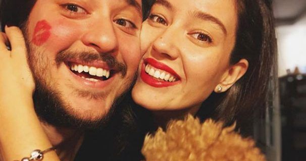 Ünlü çiftten müjdeli haber geldi! İkiz bebekleri olacak!