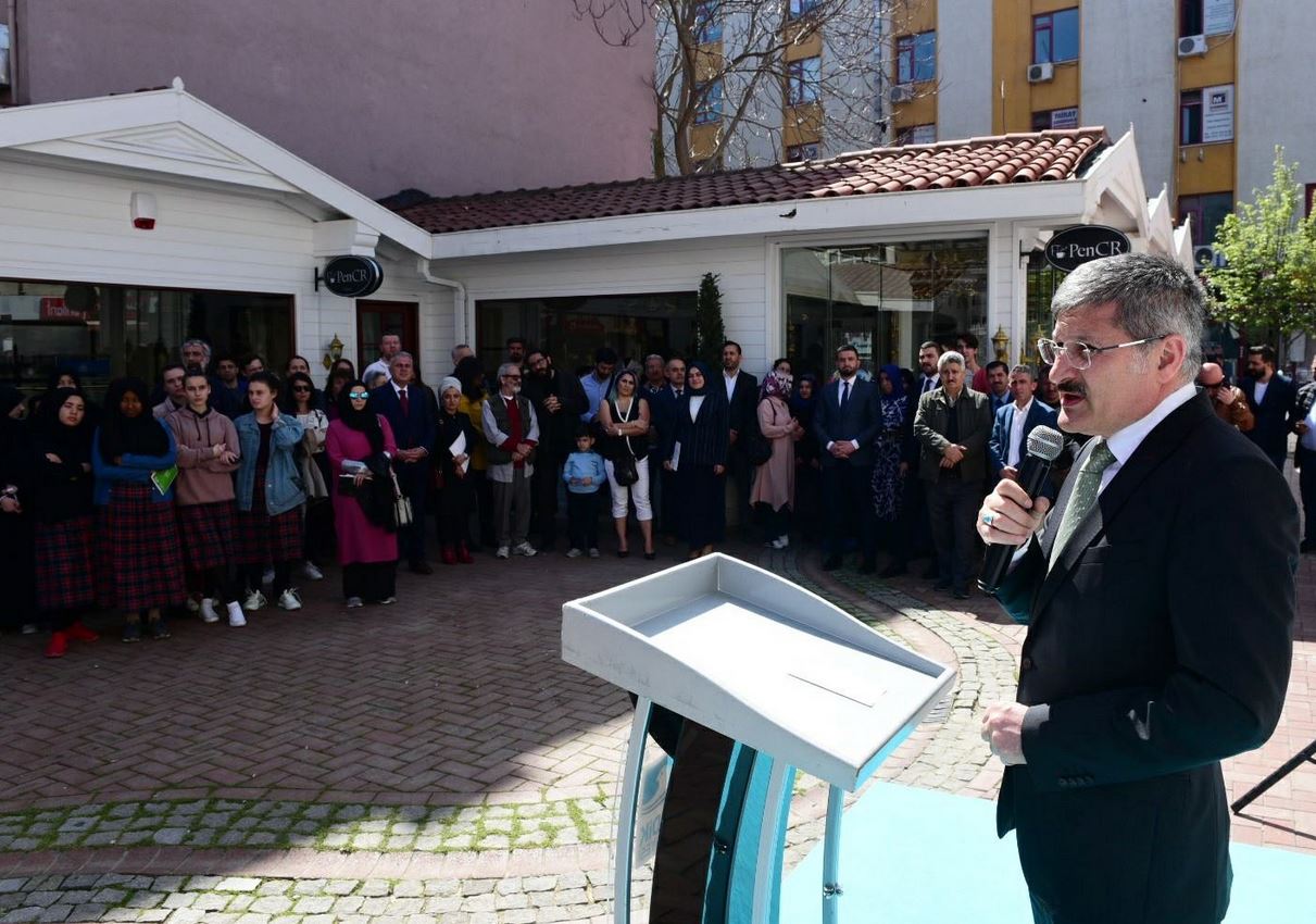Pendik'te Ardeshir Mojarad Takestani’nin “Dostluk” Sergisi Açıldı