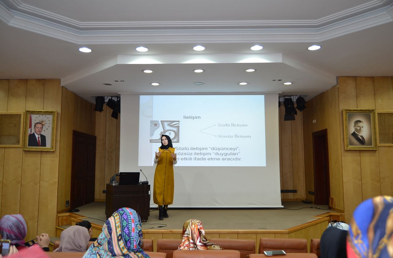 Uzman Psikolog Rukiye Karaköse Pendikli Kadınlarla Seminer Düzenledi