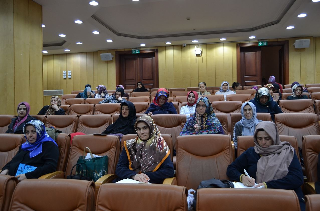 Uzman Psikolog Rukiye Karaköse Pendikli Kadınlarla Seminer Düzenledi