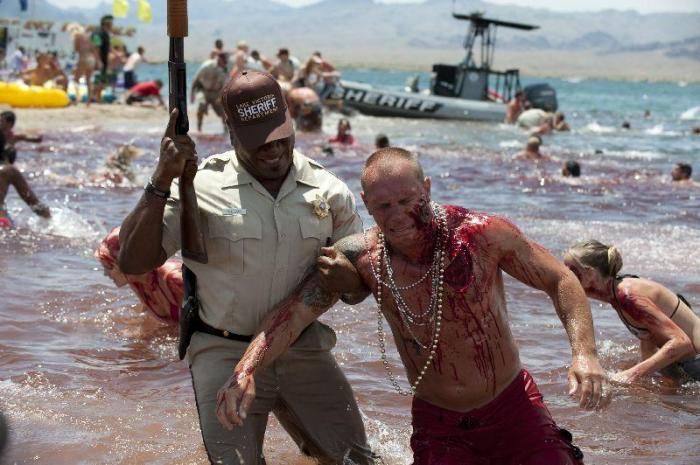 Pirana filminin konusu nedir? Oyuncuları kimdir? Nerede ve kaç yılında çekildi?