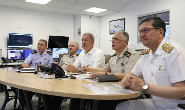 Hakurk bölgesinde hava ve karadan flaş 'Pençe' operasyonu