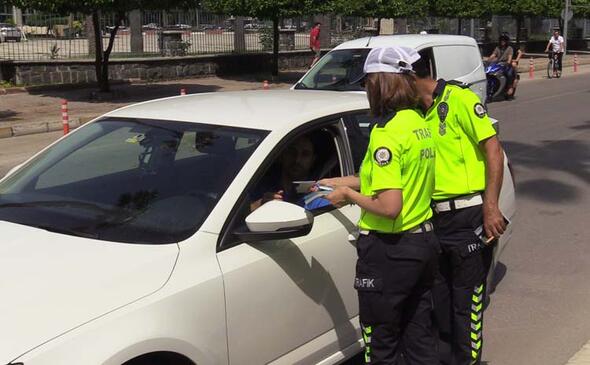 Yayaya öncelik vermedi, yaya geçidinden yürütüldü!