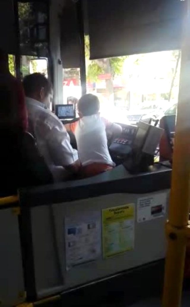 Çocuğuna İETT otobüsü kullandıran şoförün ehliyetine el konuldu