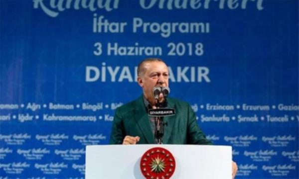 Cumhurbaşkanı'nın "prompter kazası" olayının aslını Tayyip Elçi anlattı
