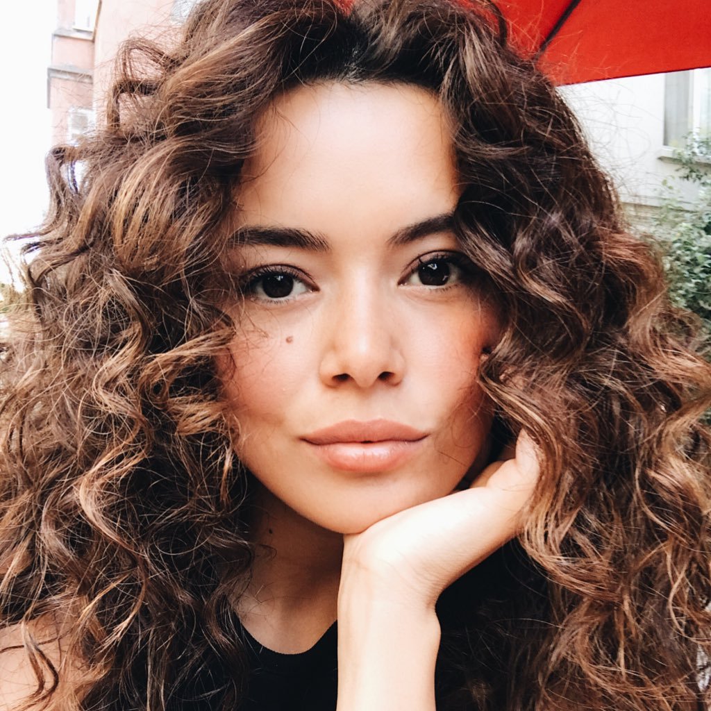 Seray Kaya sevgilisiyle el ele yakalandı!