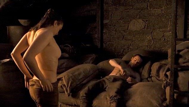 Arya Stark kimdir? Arya Stark kaç yaşında (age)? Arya Stark sevişme sahnesi