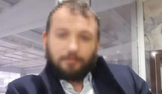 Şoförünün kullandığı araçta başına tabancayla ateş etti!